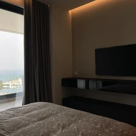 Luxury Aurora *