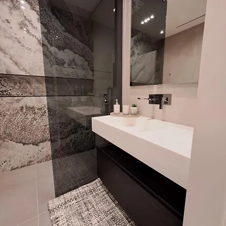 Luxury Aurora *