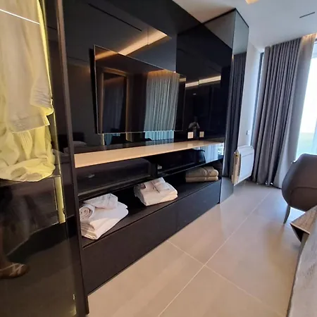 Luxury Aurora *